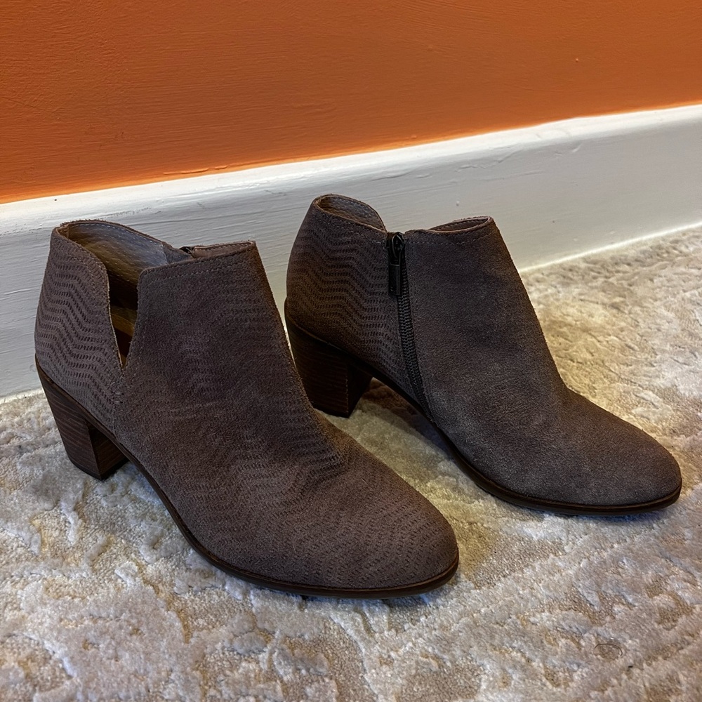 Lucky Brand Tan Suede Booties